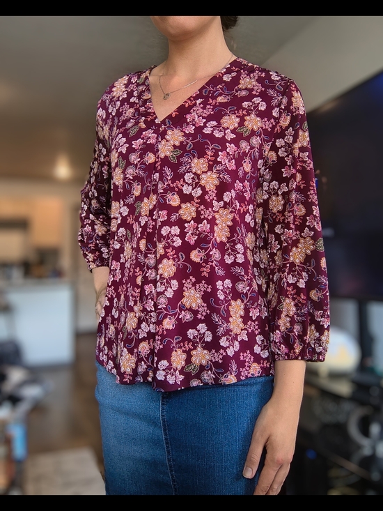 Vince Camuto Tops - Vince Camuto Burgundy Maroon Multi Floral V-Neck Long Sleeved Office Blouse